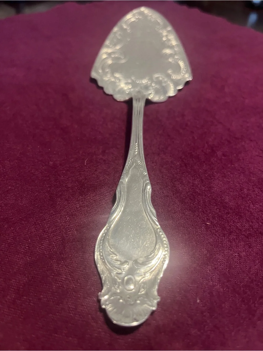 Standard Silver Co. / St. Louis | Silver-Plate Antique Cake Server | 1900s